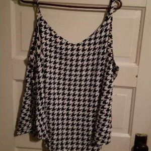 Torrid Ava Black & White Houndstooth Challis Cami